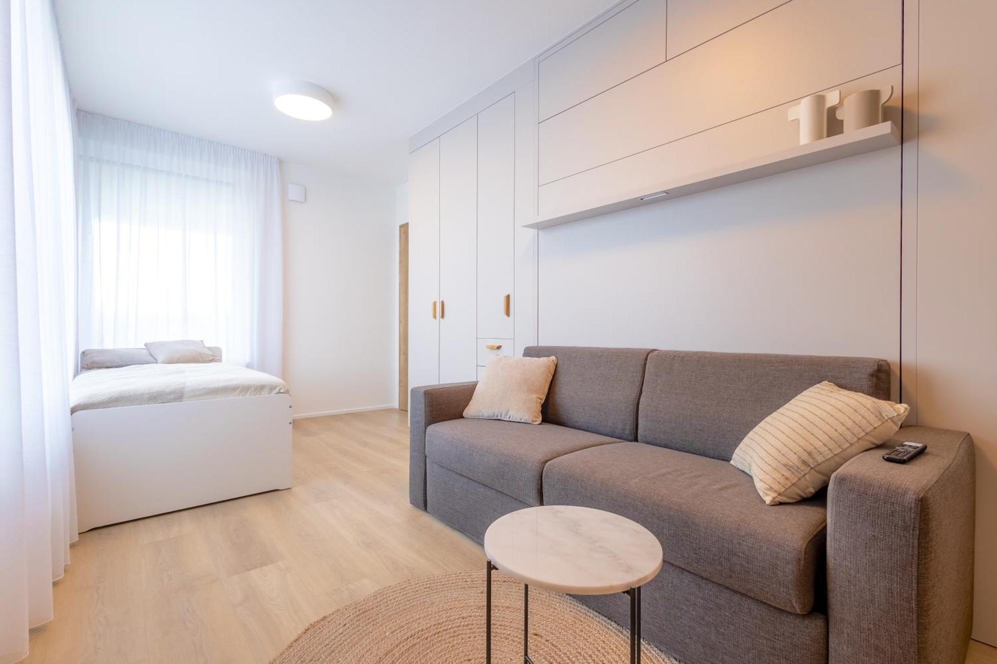 דירות Bright 2Br - 5Th Floor, Balcony, Free Parking By Gravity פראג מראה חיצוני תמונה