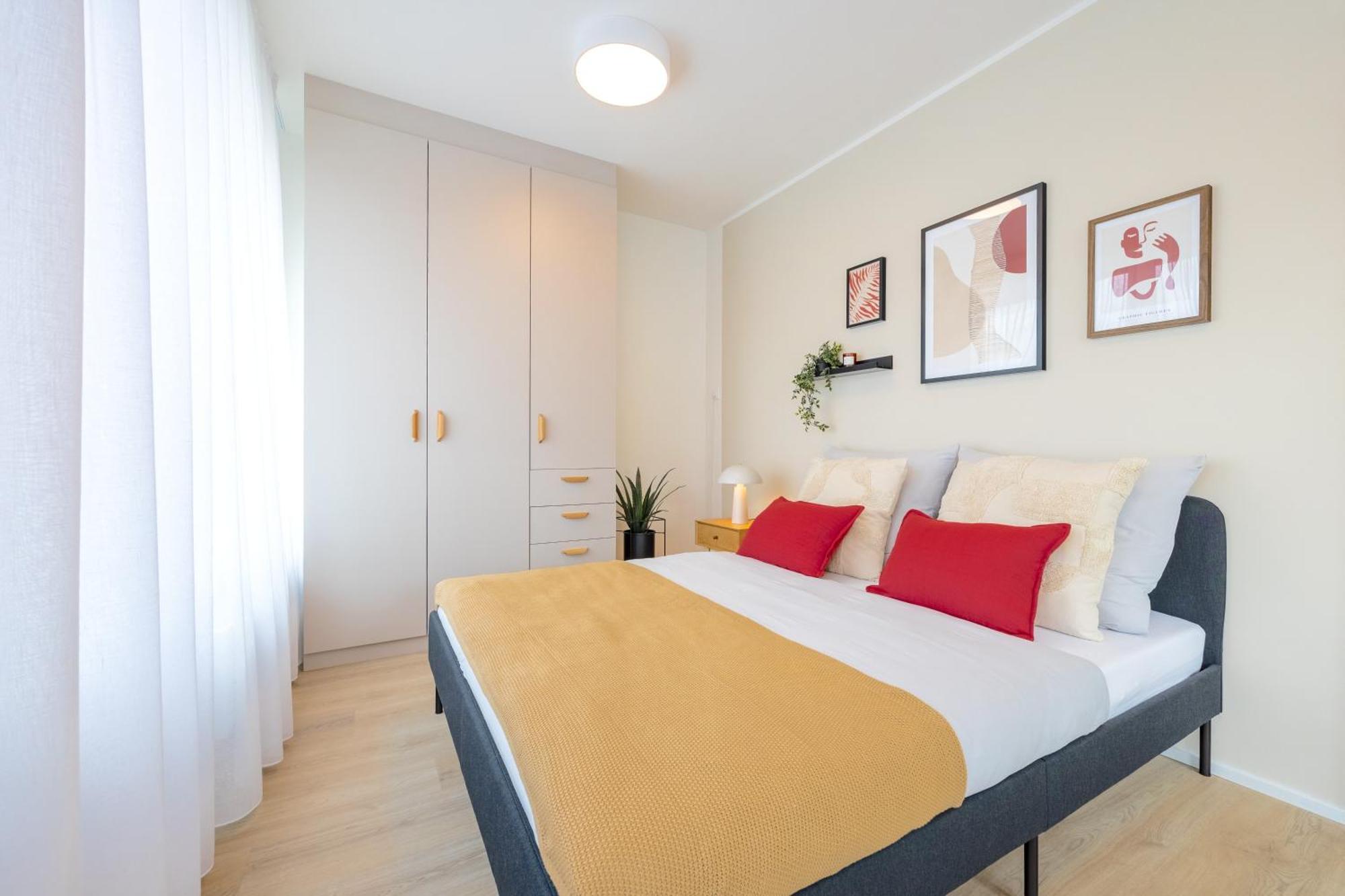 דירות Bright 2Br - 5Th Floor, Balcony, Free Parking By Gravity פראג מראה חיצוני תמונה