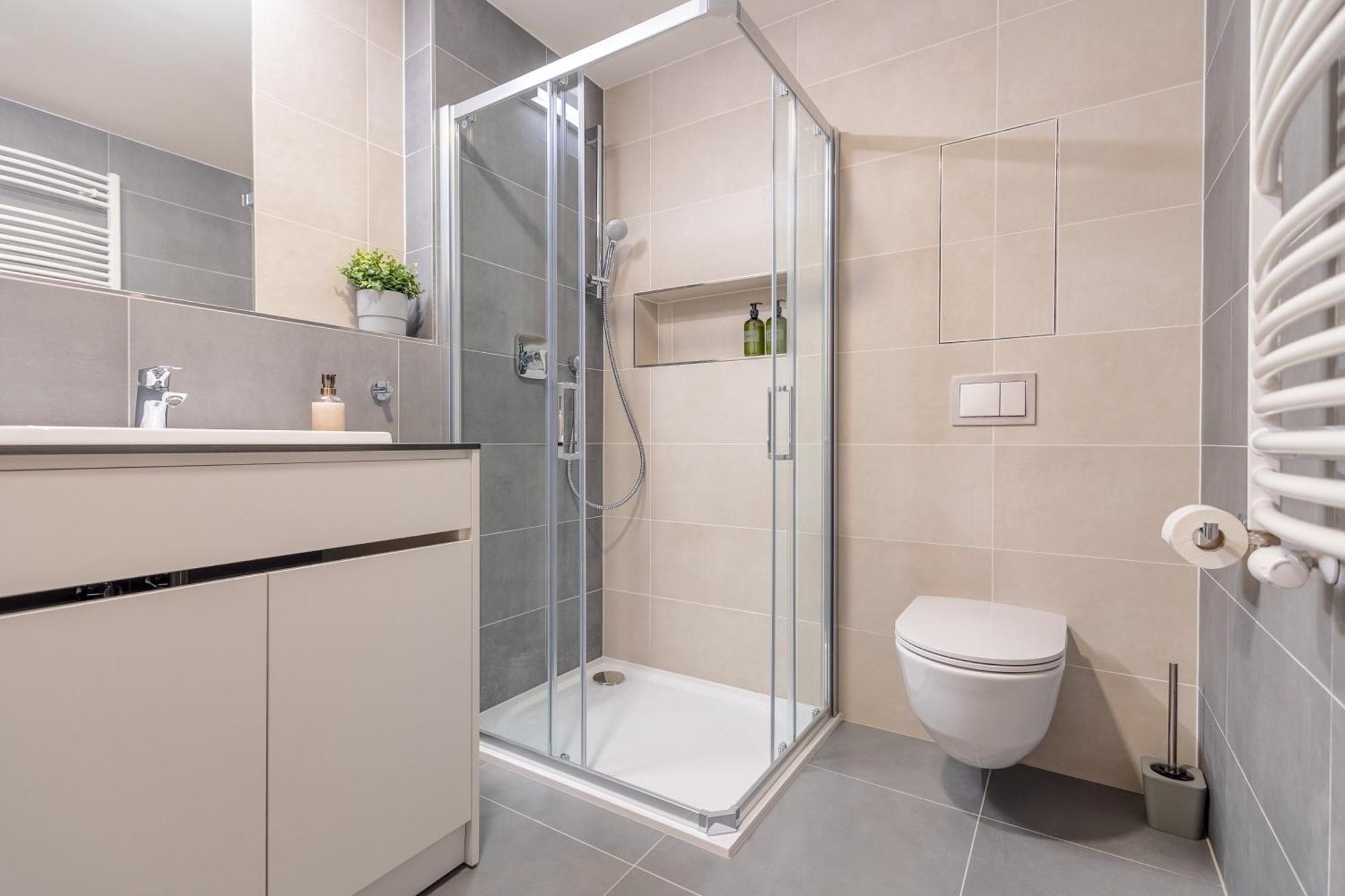 דירות Bright 2Br - 5Th Floor, Balcony, Free Parking By Gravity פראג מראה חיצוני תמונה