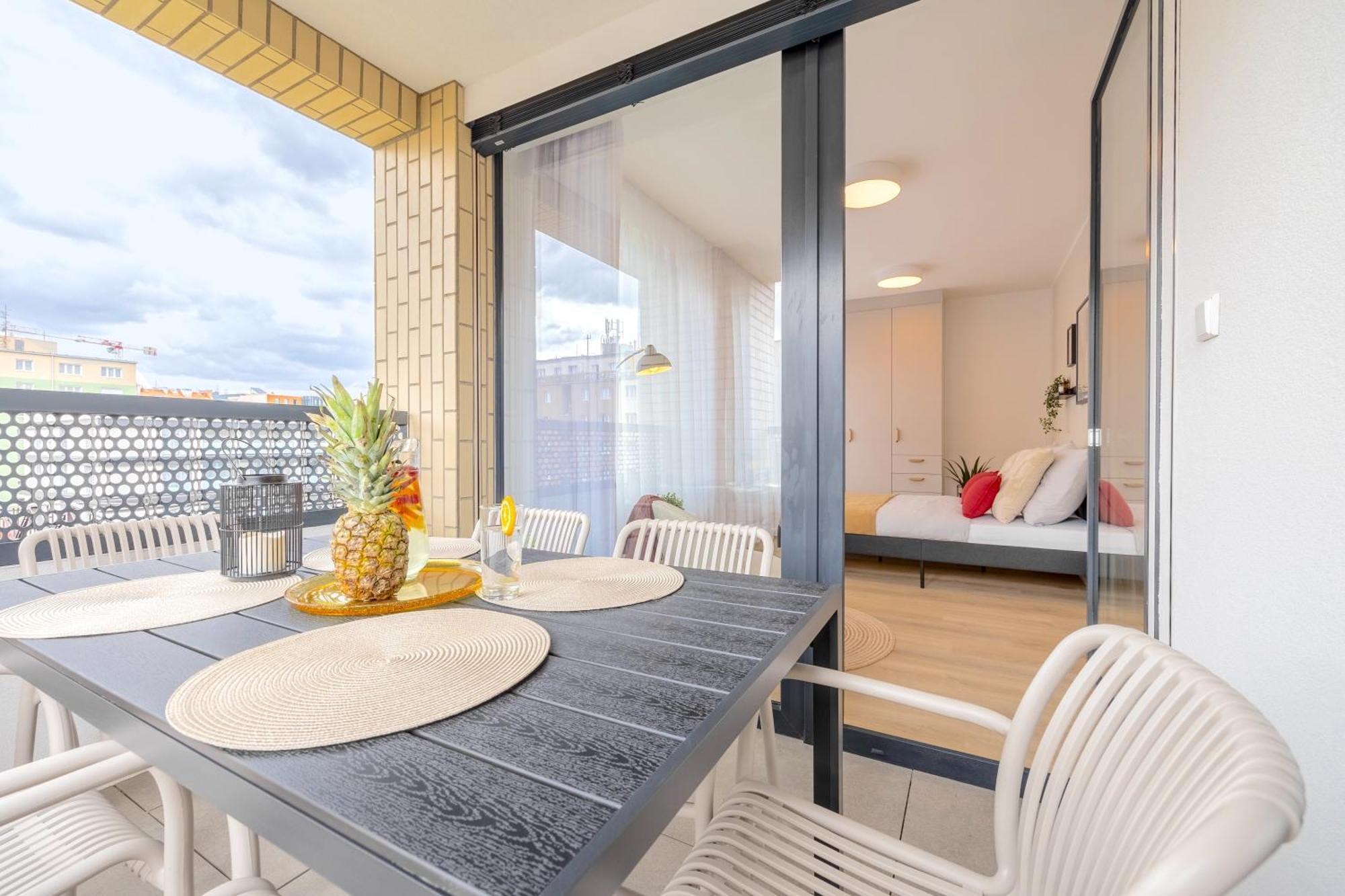 דירות Bright 2Br - 5Th Floor, Balcony, Free Parking By Gravity פראג מראה חיצוני תמונה