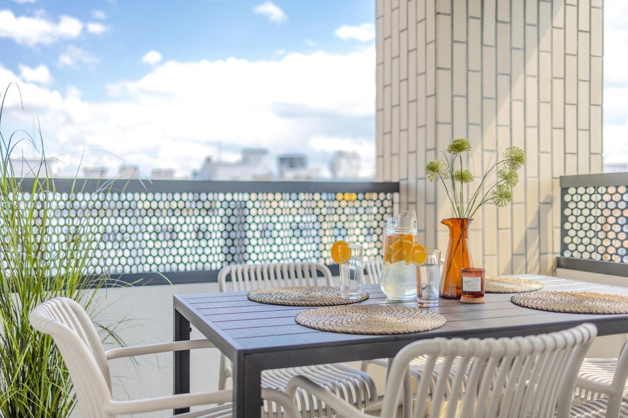 דירות Bright 2Br - 5Th Floor, Balcony, Free Parking By Gravity פראג מראה חיצוני תמונה