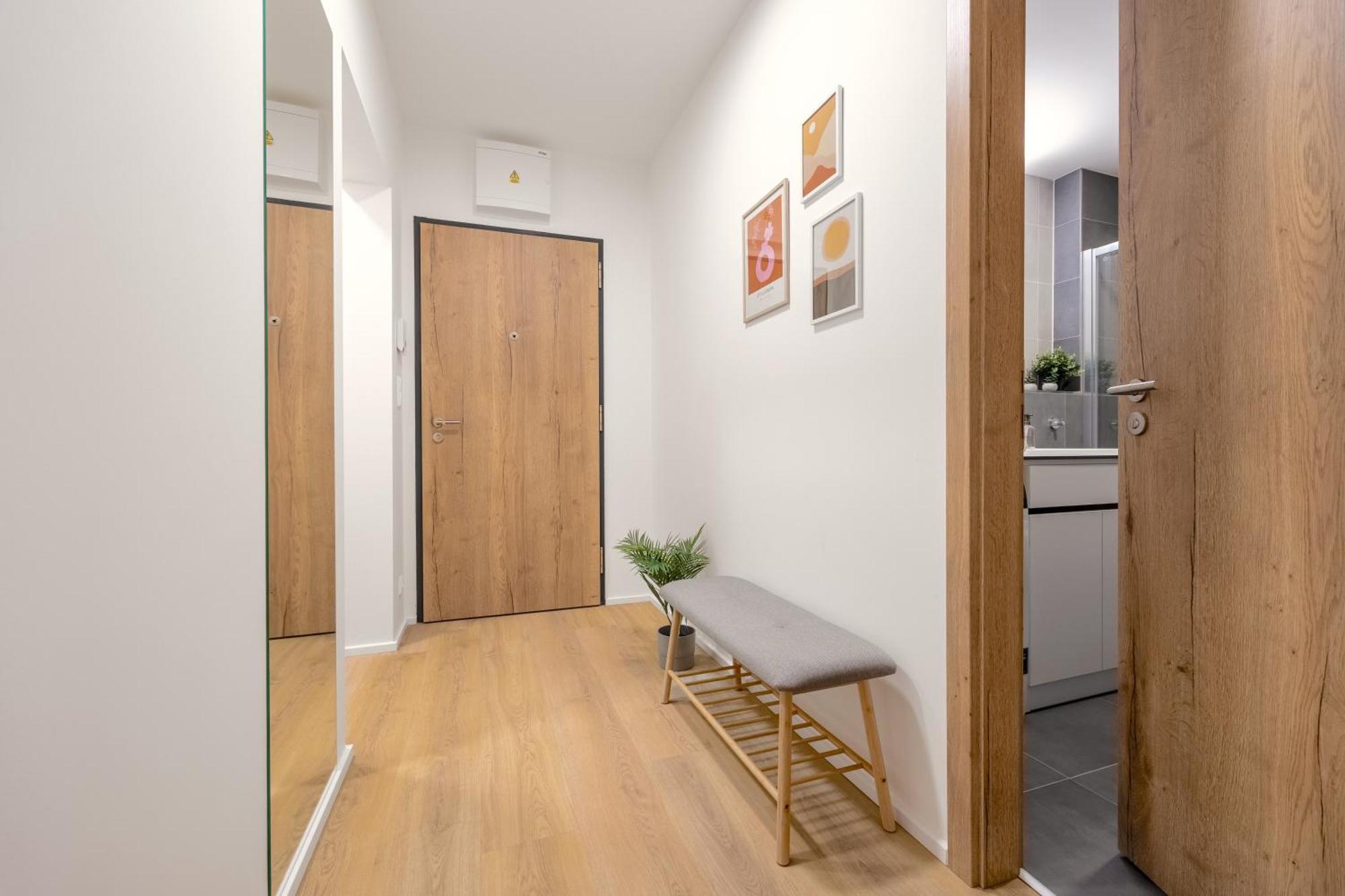 דירות Bright 2Br - 5Th Floor, Balcony, Free Parking By Gravity פראג מראה חיצוני תמונה