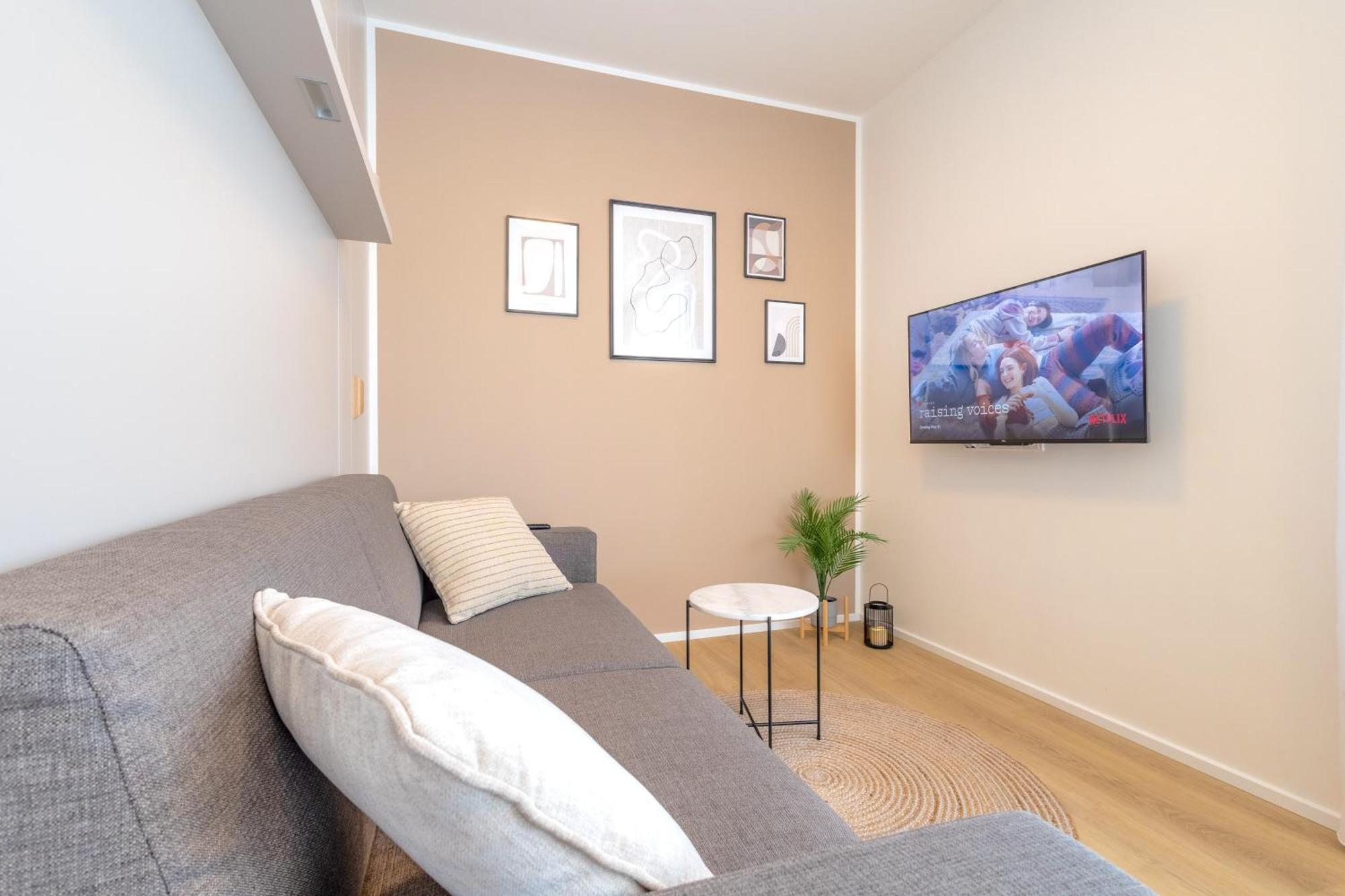 דירות Bright 2Br - 5Th Floor, Balcony, Free Parking By Gravity פראג מראה חיצוני תמונה