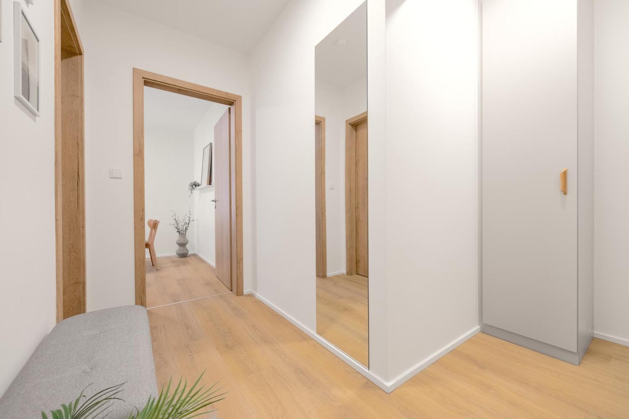 דירות Bright 2Br - 5Th Floor, Balcony, Free Parking By Gravity פראג מראה חיצוני תמונה