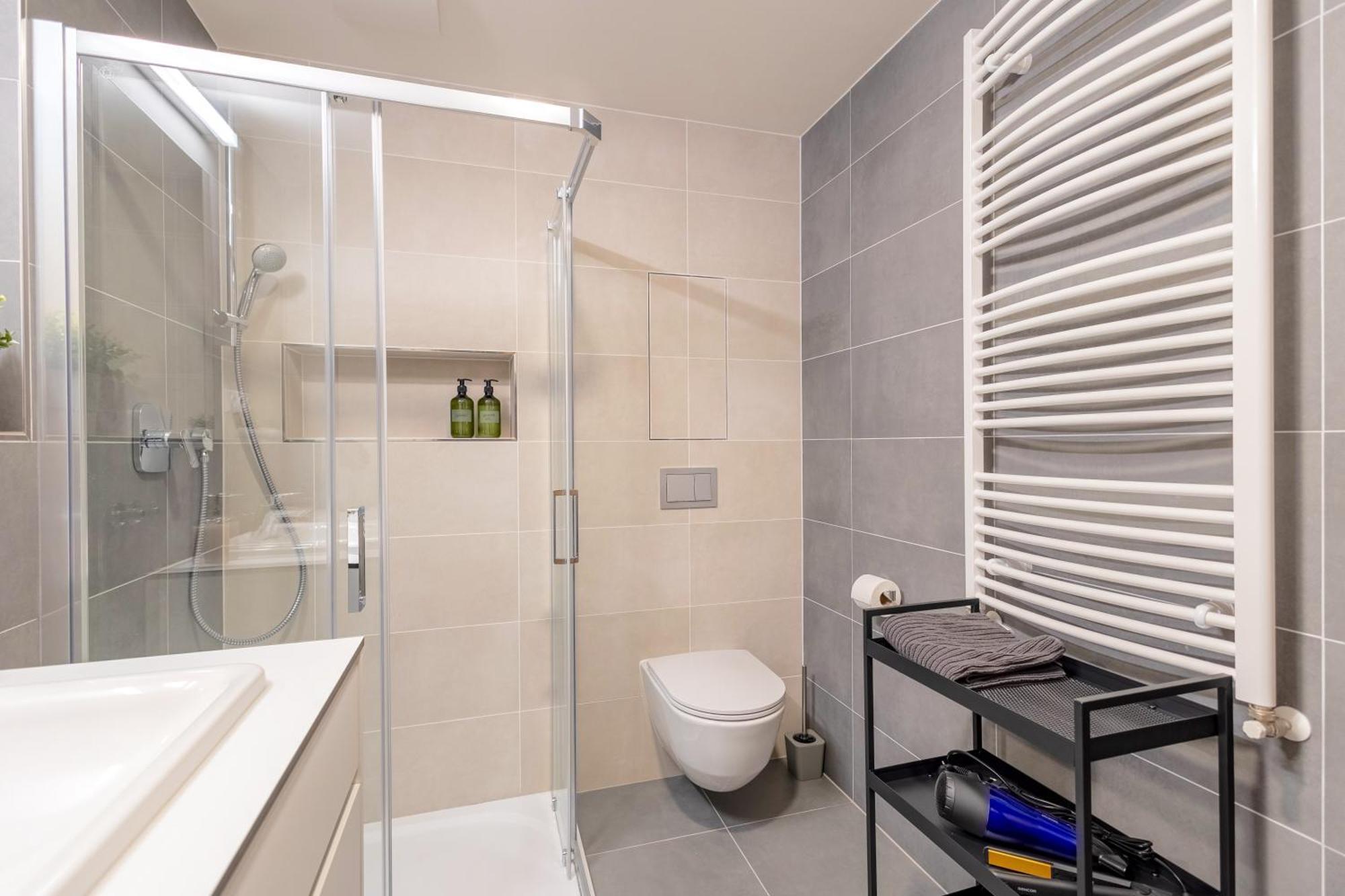 דירות Bright 2Br - 5Th Floor, Balcony, Free Parking By Gravity פראג מראה חיצוני תמונה